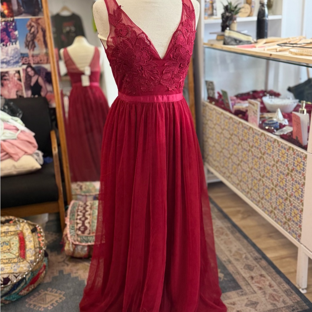 Elegant Red Lace Evening Gown
